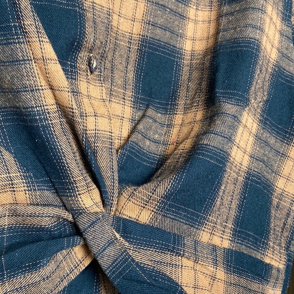 Emory Park Plaid Crop Top - Picture 3 of 9